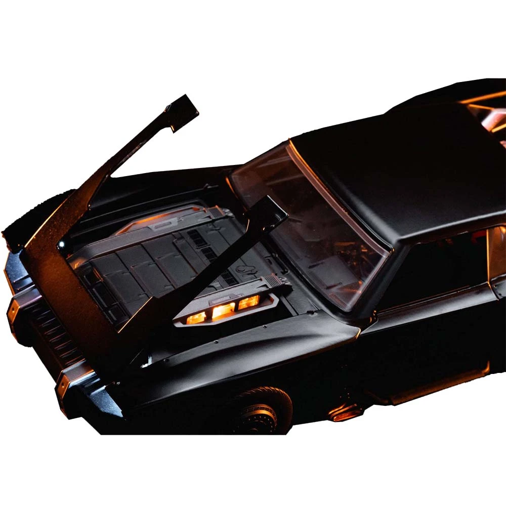 The Batman: 1/18 Scale Diecast Vehicle: Batmobile (With Working Lights) 4 The Batman: 1/18 Scale Diecast Vehicle: Batmobile (With Working Lights) - Image 2